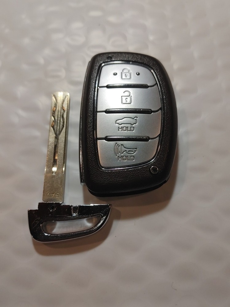 HYUNDAI KEYLESS ENTRY REMOTE KEYFOB MODEL FD00120.