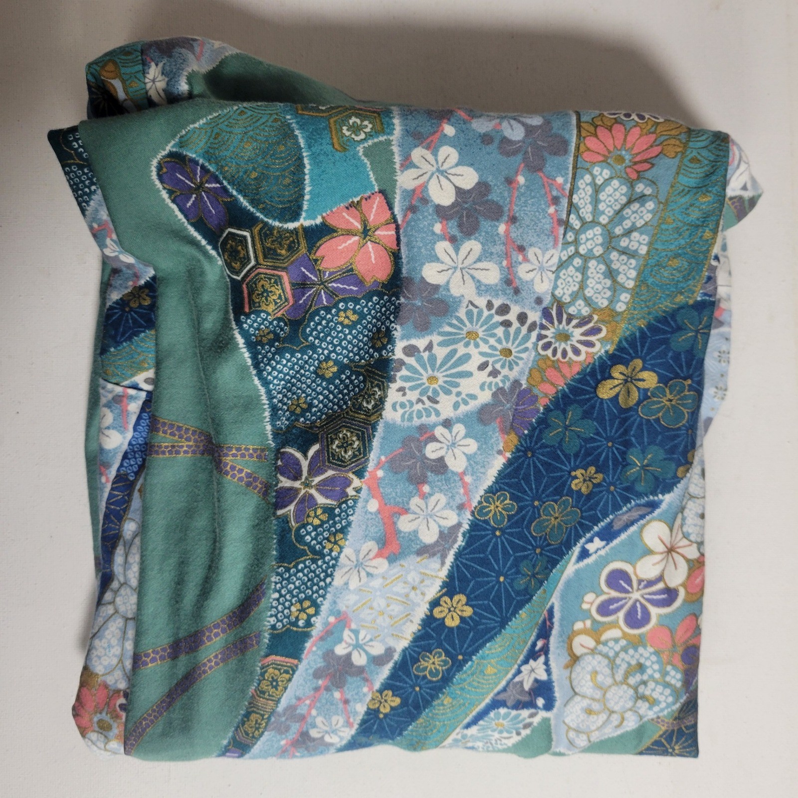 VTG Japanese Kimono Yakuta Robe Womens Sz 42 Traditional Blue Patchwork Floral