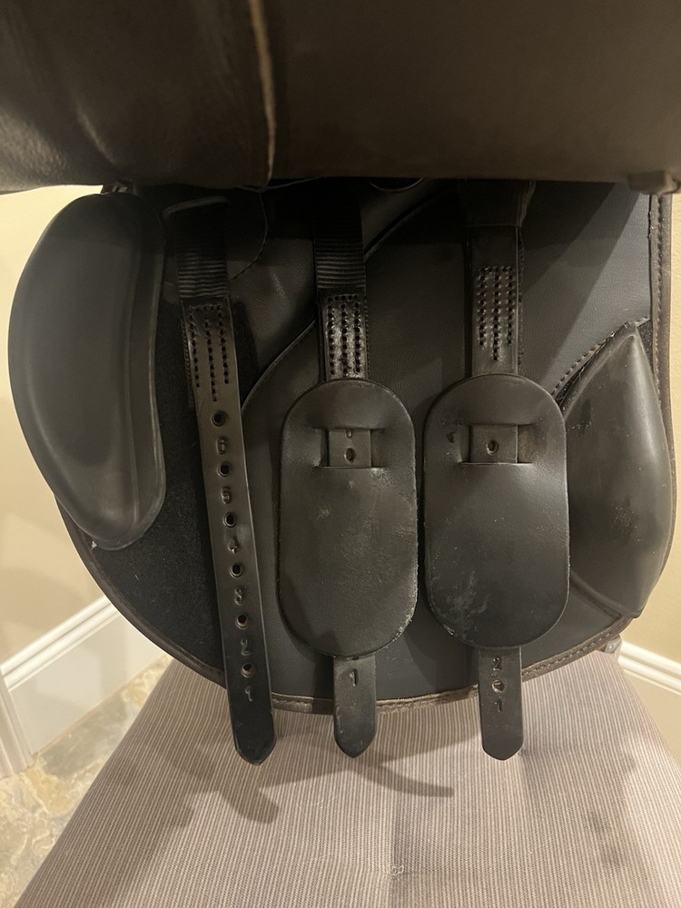 Thorowgood T8 all purpose 18” saddle