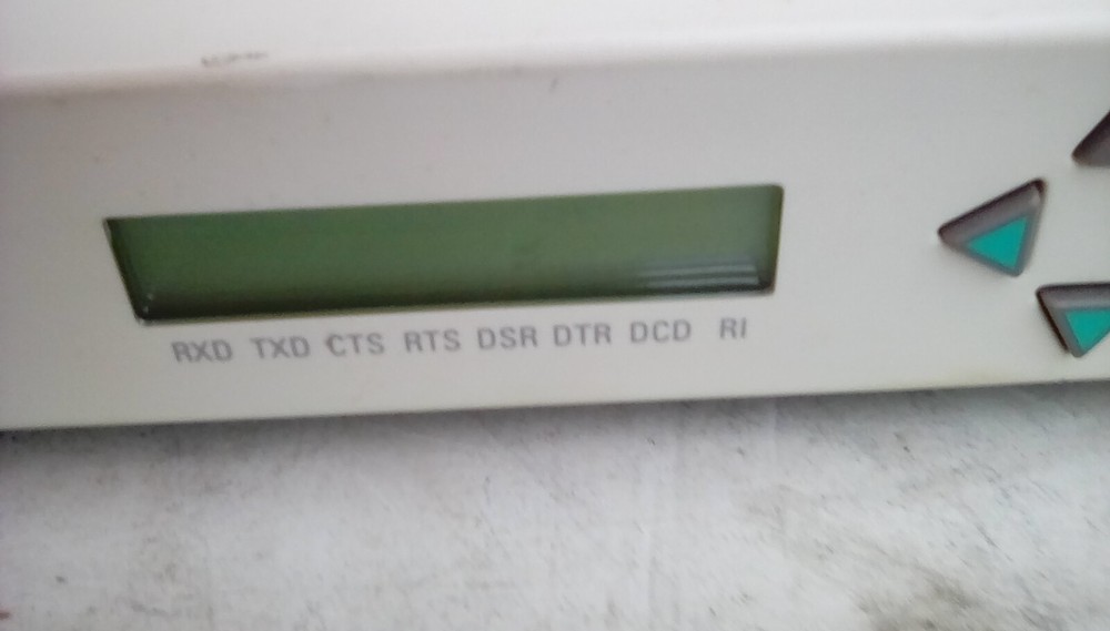 Perle 8 Port Ethernet 833