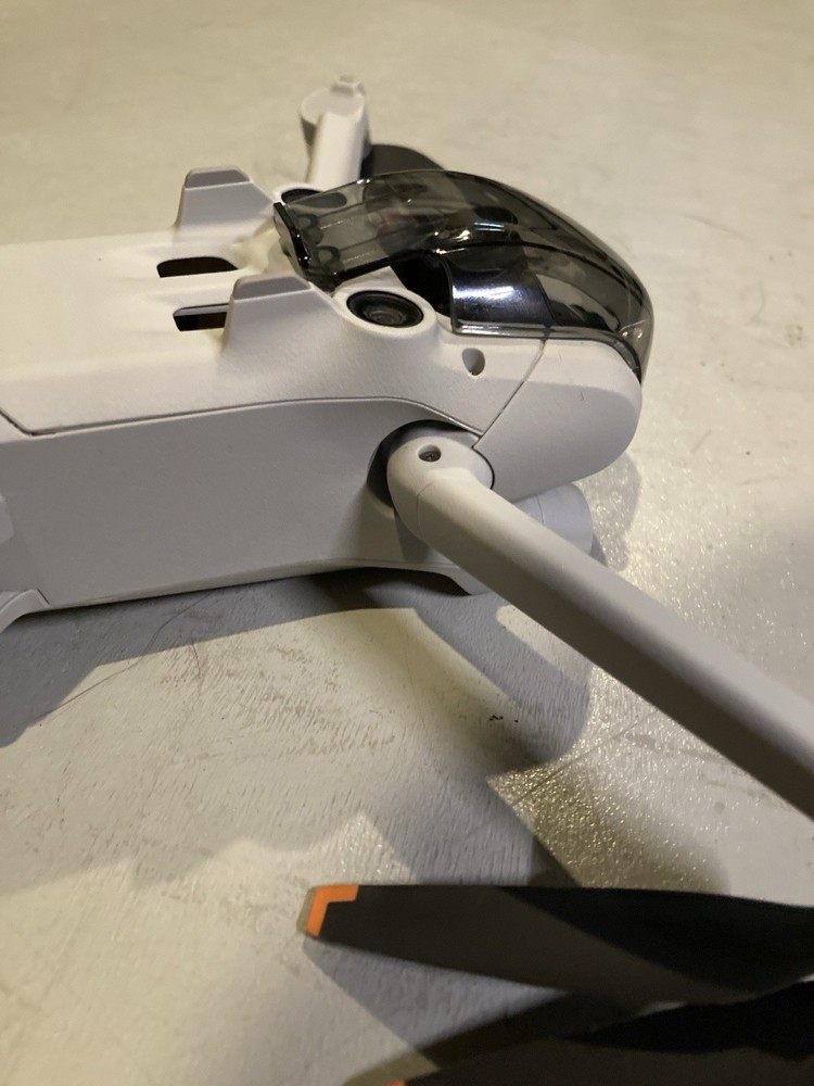 **DAMAGED** DJI Mini 3 Pro Fly More Combo