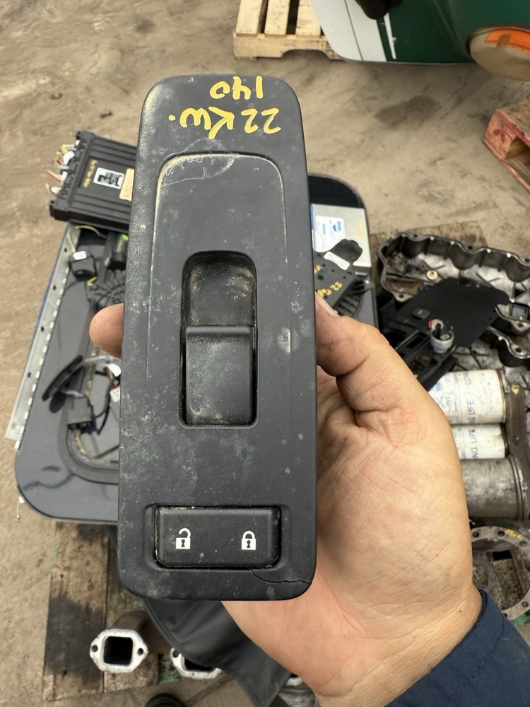 PACCAR DOOR WINDOW SWITCH P27 1029 1101