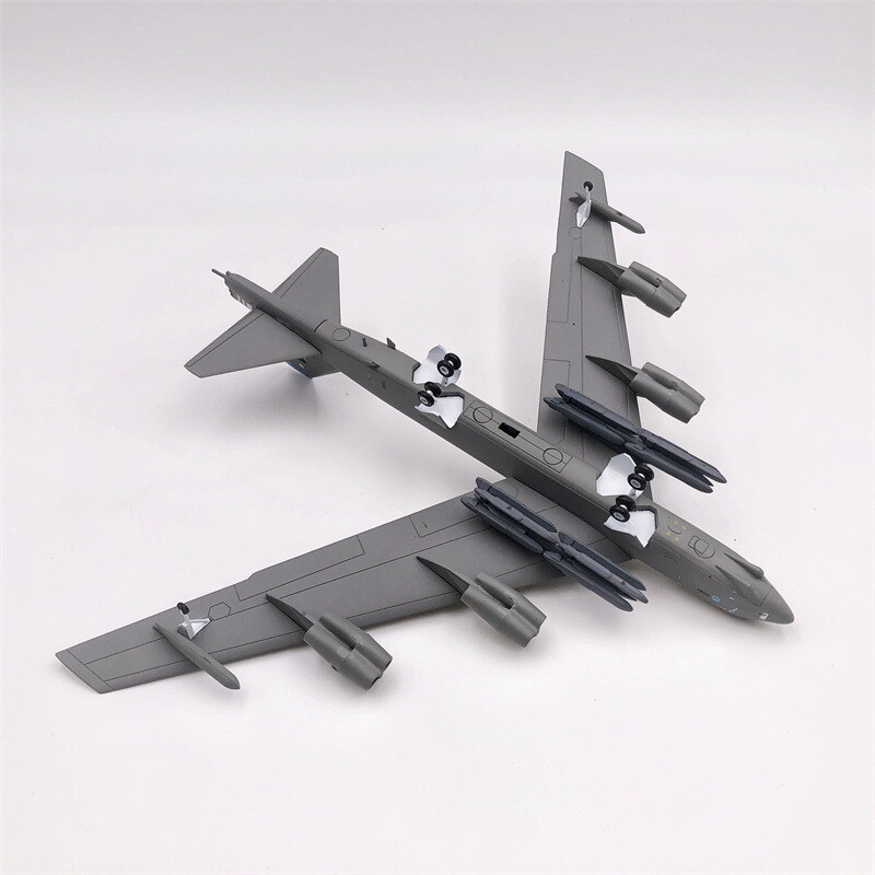 WLTK USAF B-52H Stratofortress Heavy Bomber 1/200 Diecast Aircraft Model