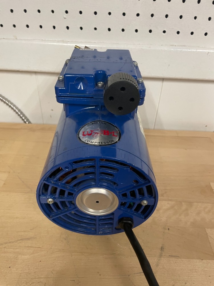 Thomas Industries 607BA44-870 piston compressor works *