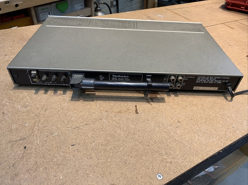 Vintage Technics ST-8077 am-fm stereo Tuner