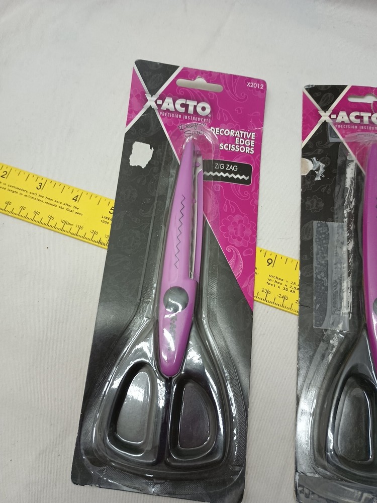X-acto X2012 Zig-Zag/X2011 Scallop Decorative Edge Scissors One Opened