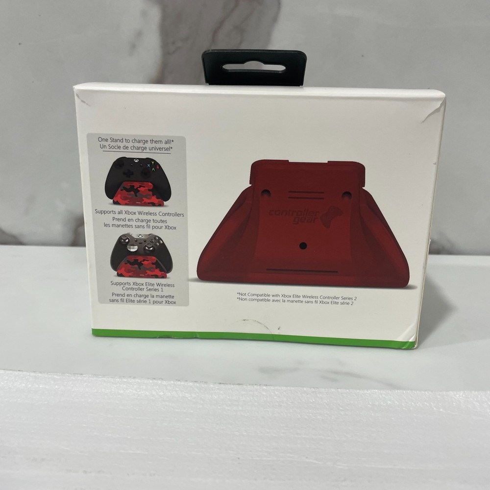 Controller Gear Xbox Pro Charging Stand - Daystrike Camo Red