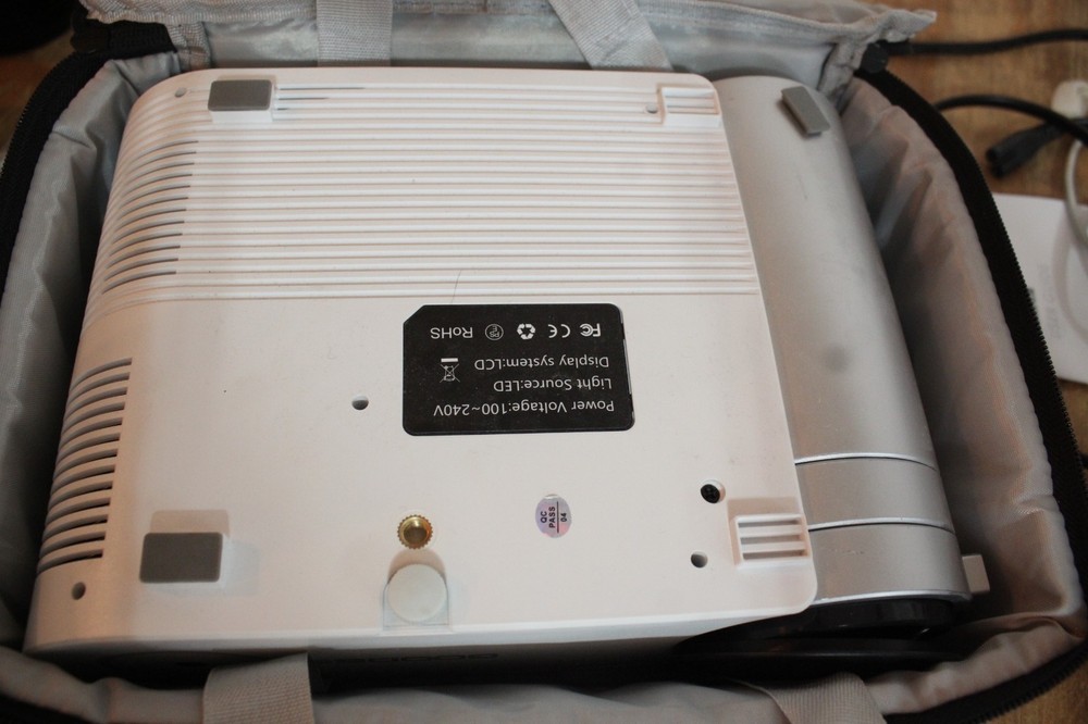 GooDee LED Projector and 120 inch Simple Perojector Screen