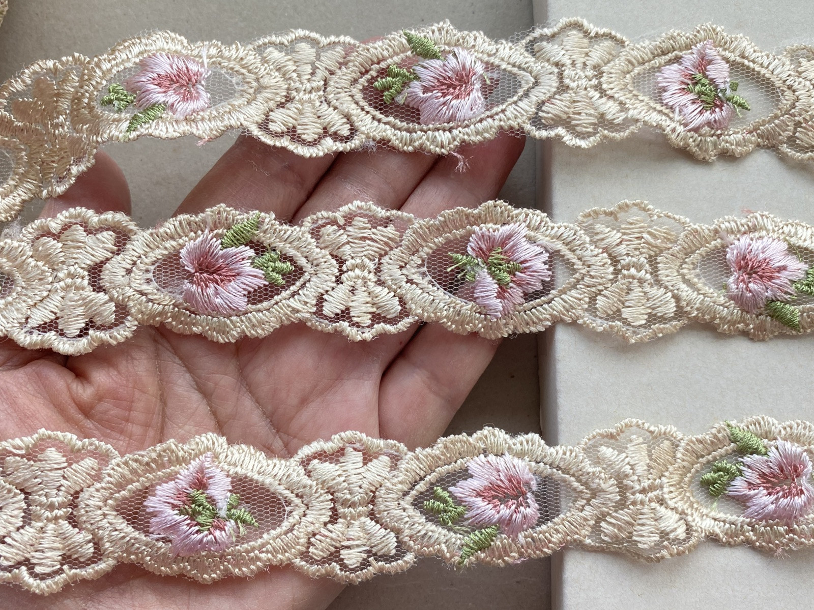 2 Yards Multicolor Floral Embroidered Border Trim/Sewing/Crafts/Bridal/1" Wide
