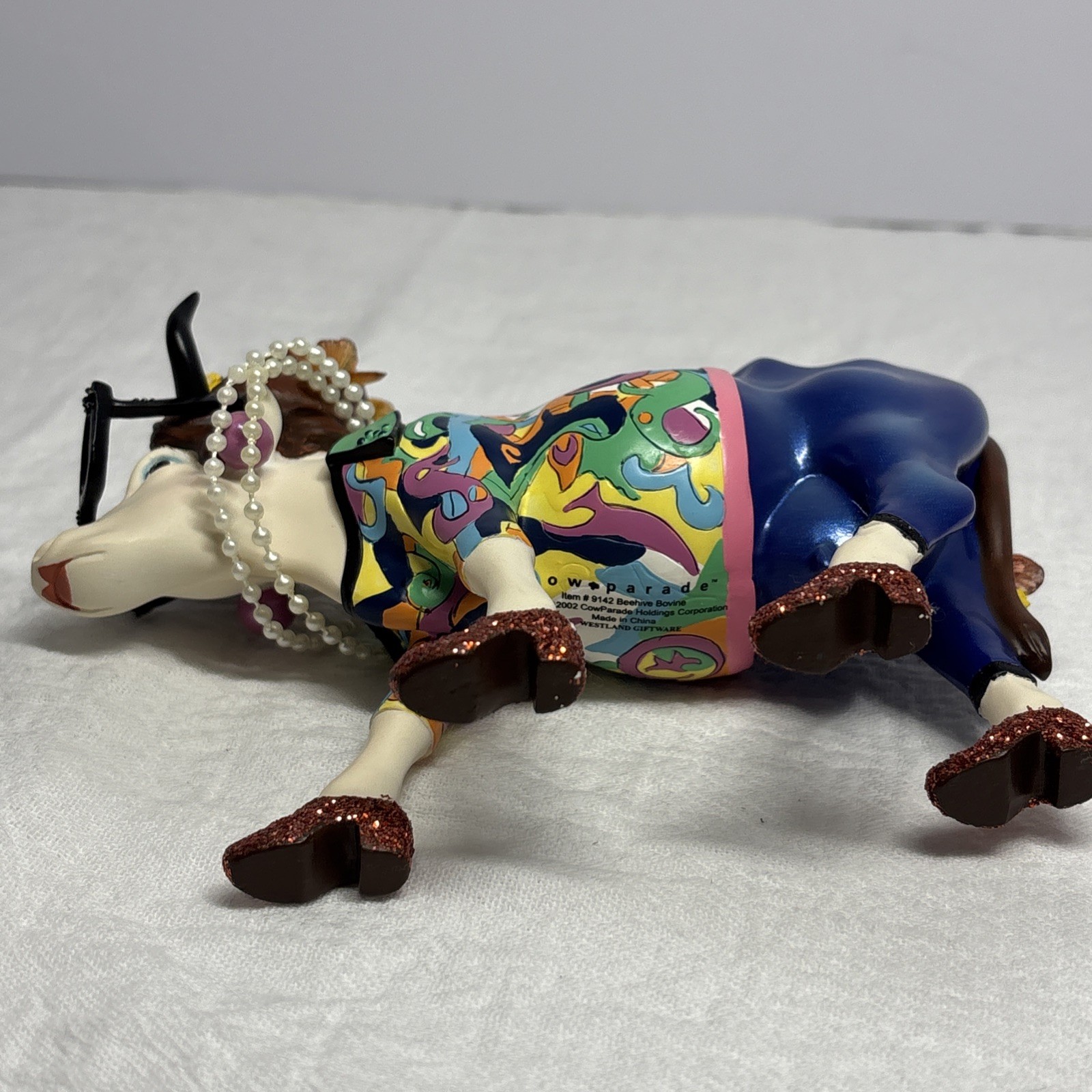 Cow Parade Beehive Bovine 2002 Retired VINTAGE-READ DESCRIPTION