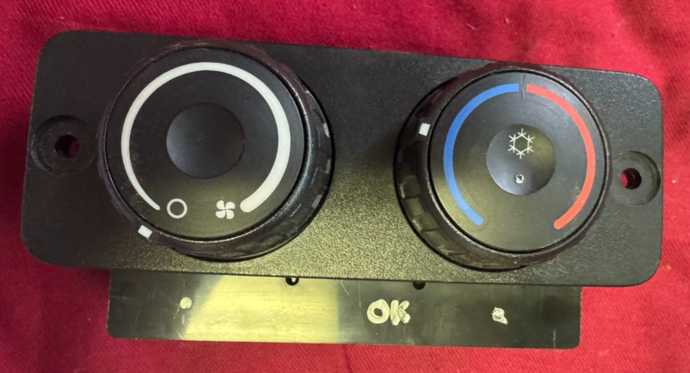 TEMPERATURE CONTROL SWITCH, FREIGHTLINER, MAHLE A22 73672 000 OEM ,KNOBS, BUTTON