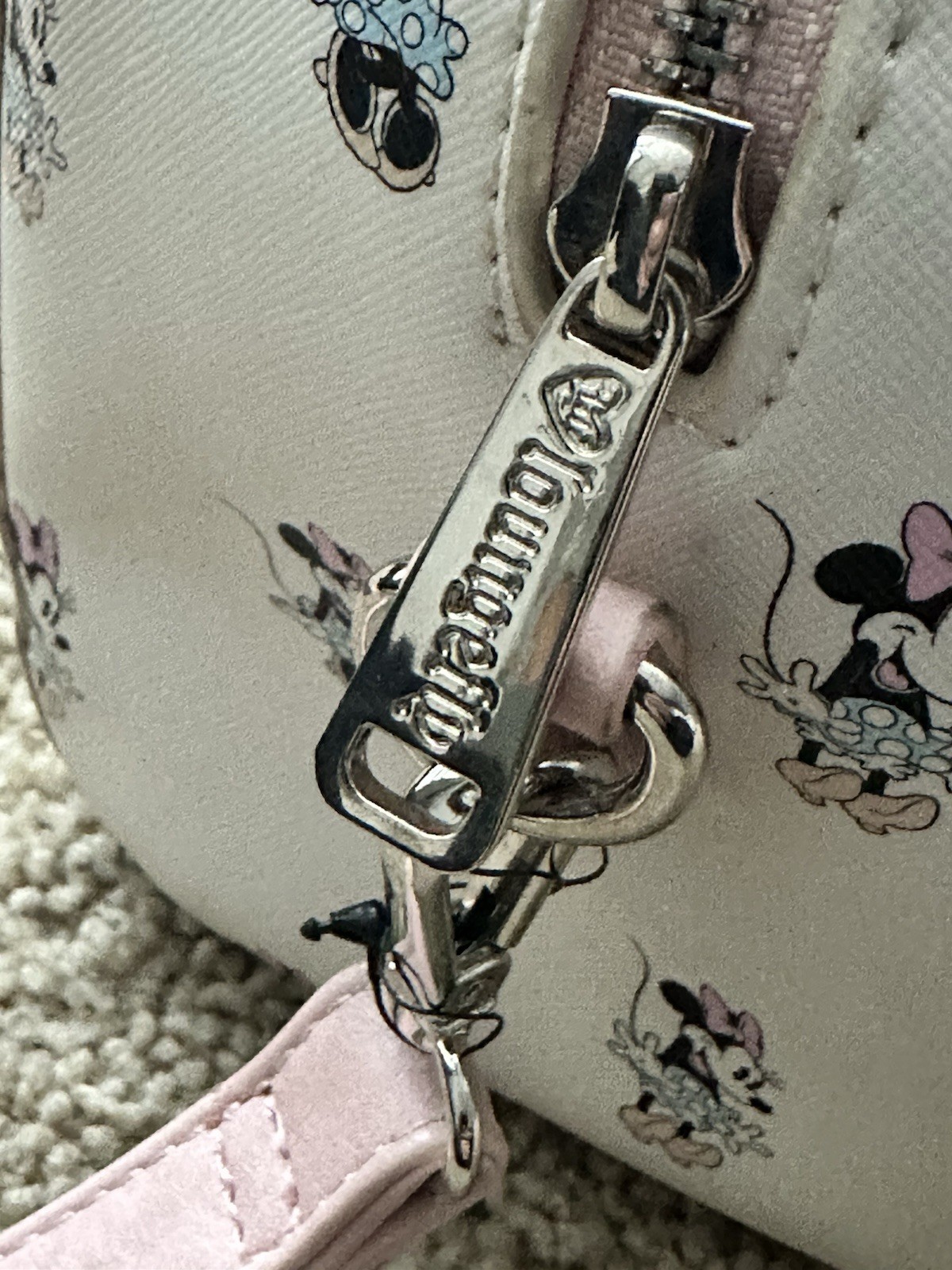 Loungefly Disney Minnie Mouse White Small Women’s Purse Duffle Bag