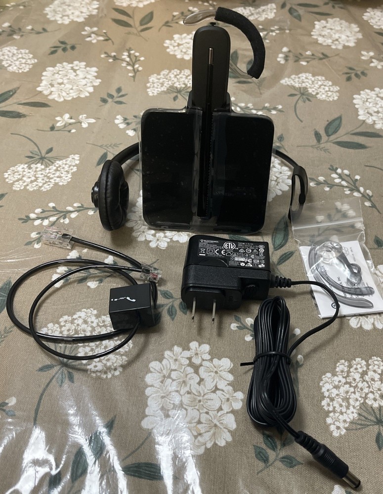 New Plantronics Convertible Wireless Headset w/ Base CS540