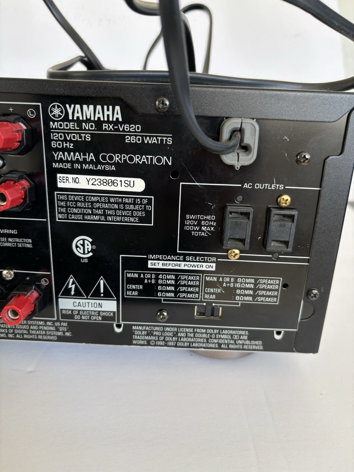 Yamaha RX V620 5.1 Channel 500 Watt Receiver Good Working Condition No Control