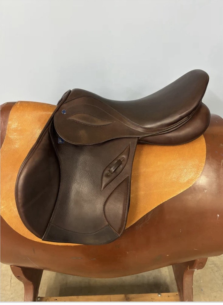 Stubben 17.5h Jump Saddle