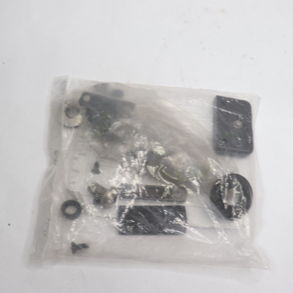 Young Windows Right Hand Locking Handle Kit 95328