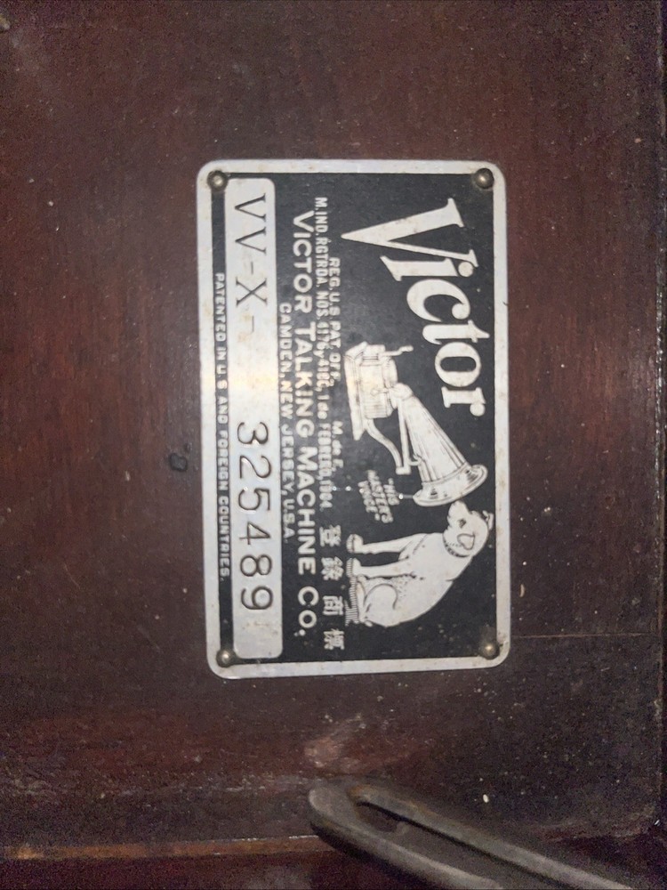 Vicrola Talking Machine VV-X