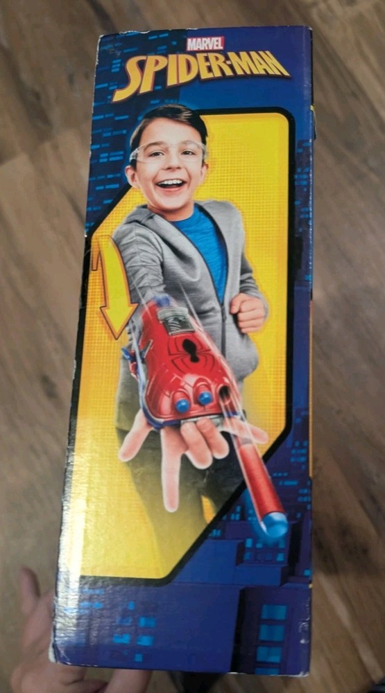 Spider-Man Power Moves Web Blast Gauntlet Marvel E7328