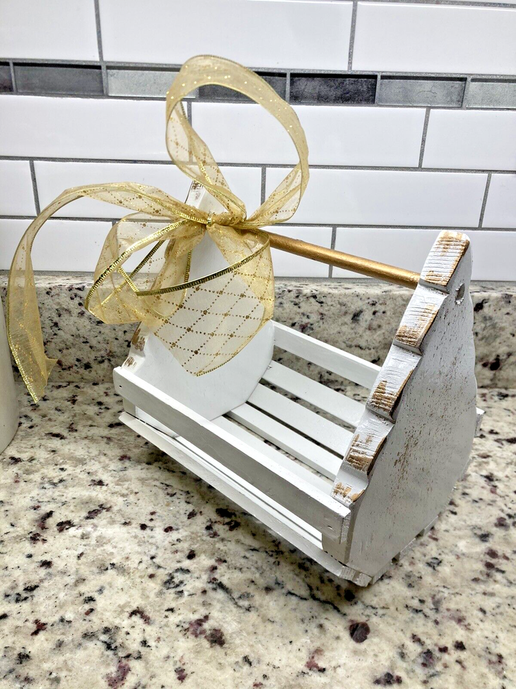 "Winter Wonderland" Hand - Crafted White Pine Tree Basket