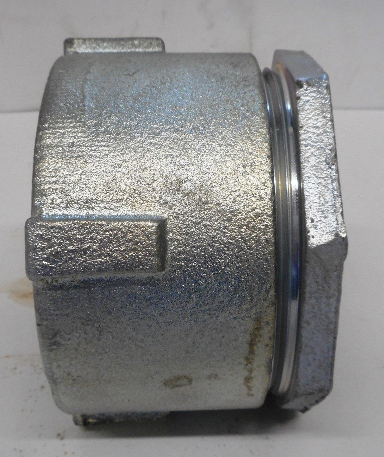 THOMAS & BETTS, MALL IRON COUPLING, TIGHT THREADED, 4-3/4" OUTSIDE DIAMETER