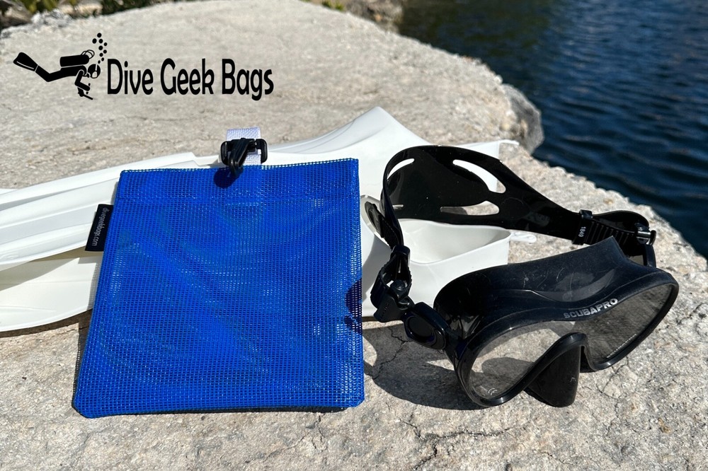 Small Clip-on Dive Mesh Pouch - for collecting shark teeth, shells etc.