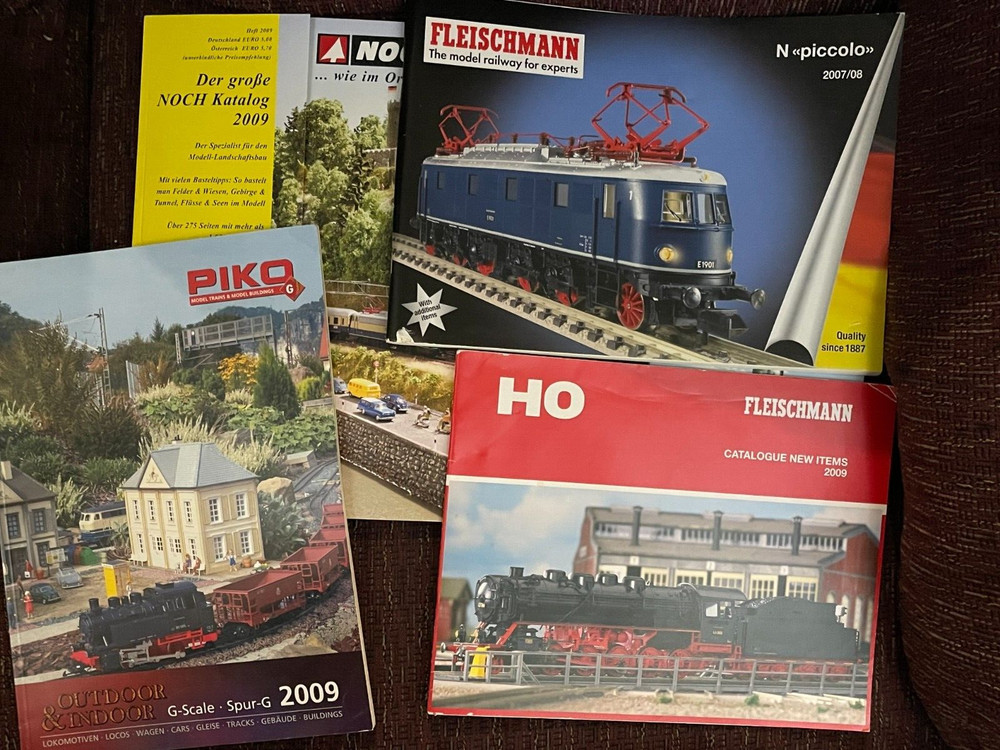 Model train catalog lot Fleischmann, Piko, Noch 2009