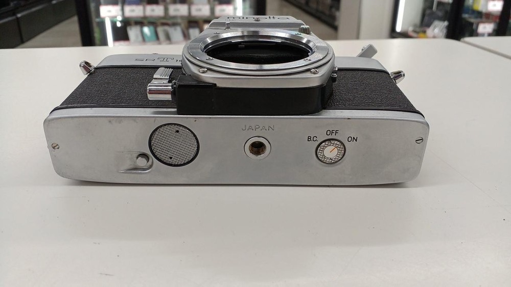 MINOLTA SRT101 SLR camera