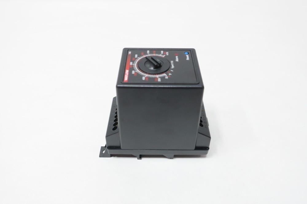 Watlow 146E-1619-3000 Temperature Controller 32-1470f 120v-ac