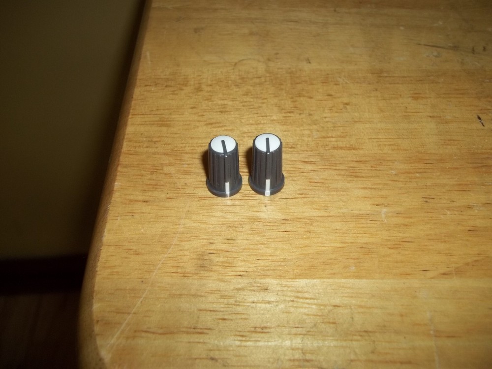 Yamaha MG166CX  Mixer Mixing Consol Knobs White (2)