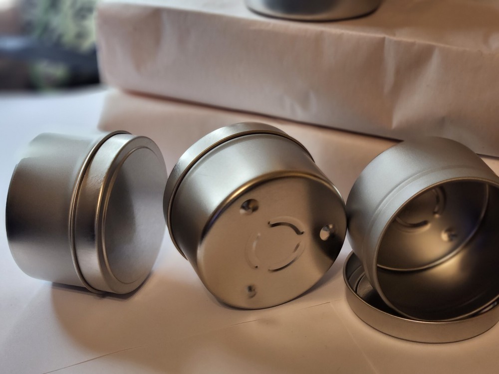 Empty Tins 8oz (24 tins/lids)