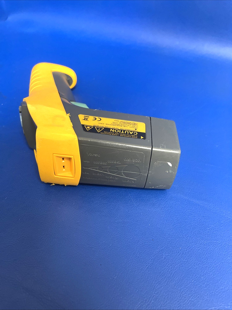 Fluke 561 Infrared Thermometer, Backlit LCD, -40 Degrees/ WORKING /