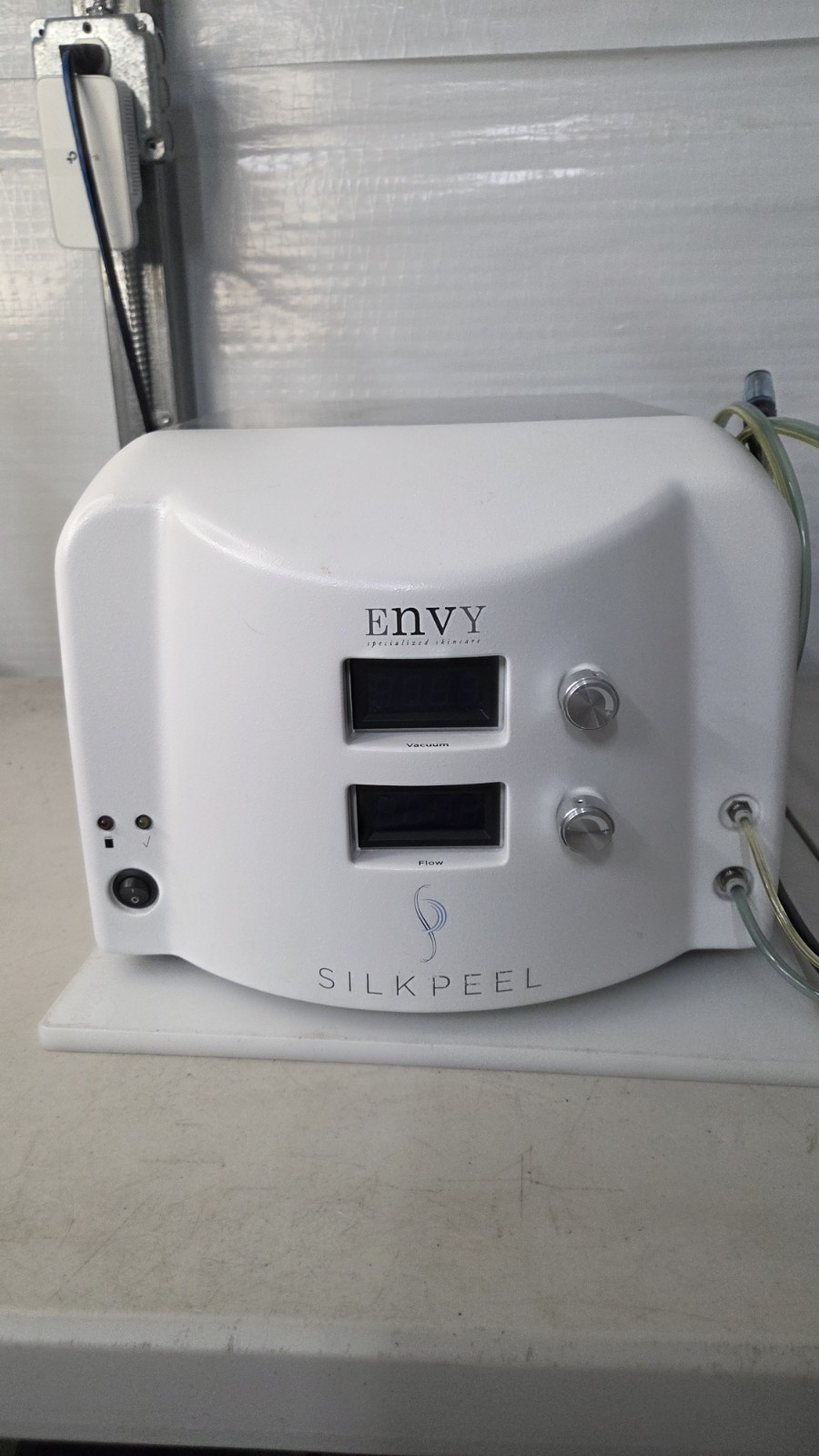 Envy SilkPeel Hydrafacial Dermalinfusion System A0112 Less Than 15 Hrs Used