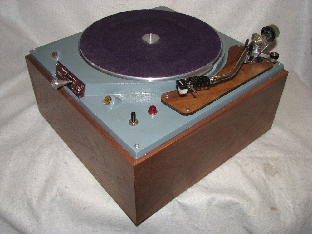 Russco Studio Pro Model B turntable