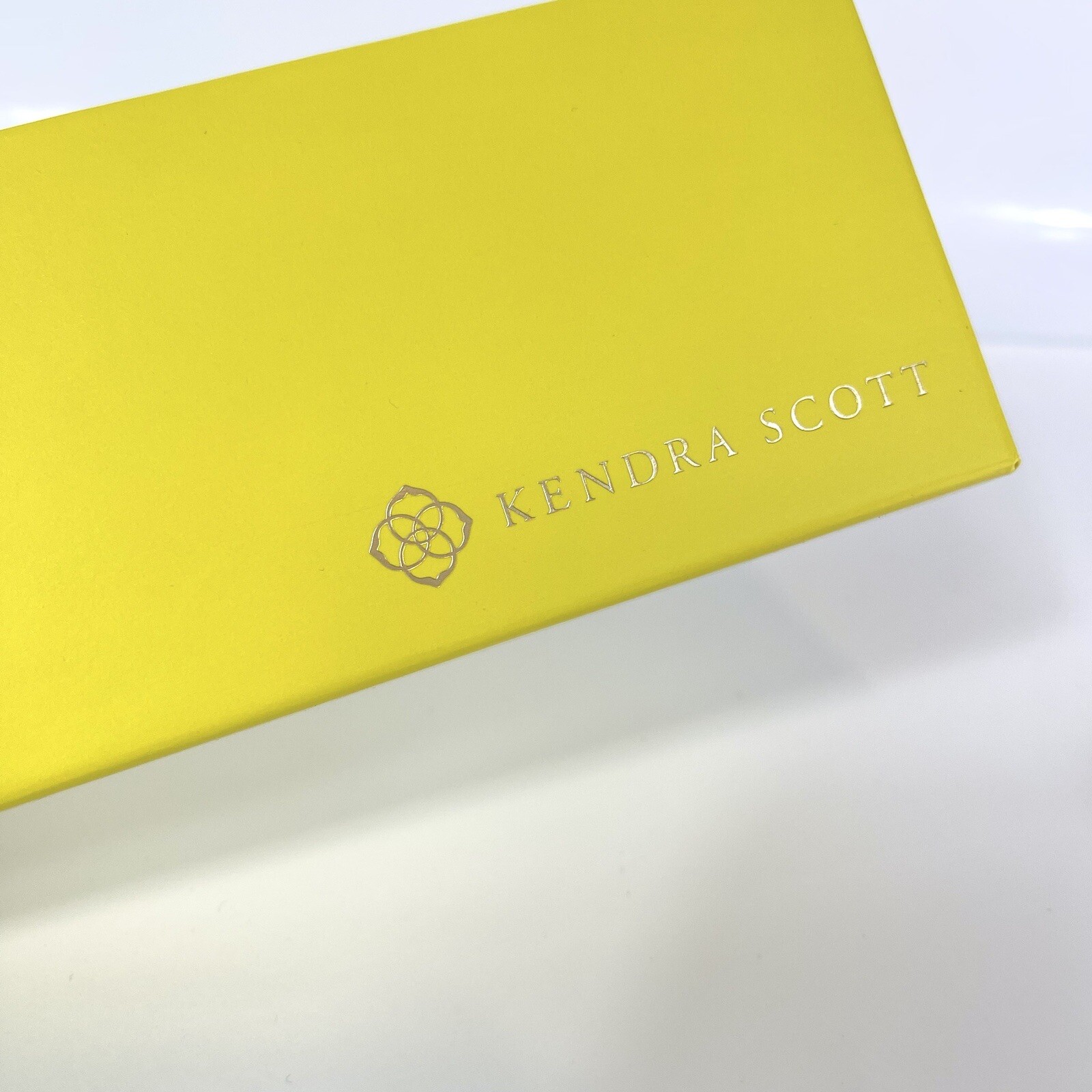 KENDRA SCOTT Small Rectangle Empty Gift Box 3 Compartments 3”x8” (2.75”x3”)