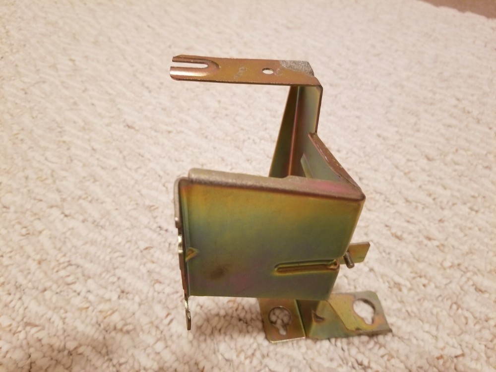 BMW E39 Radio Tuner/CD Changer Brackets
