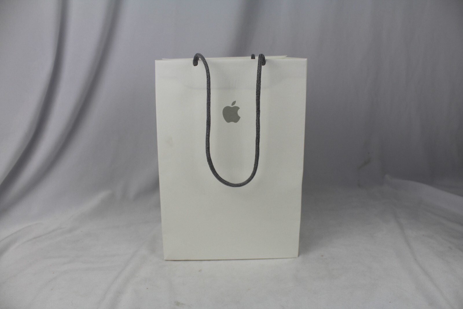 Lot of 2 Genuine Apple Store Logo White Gift Bags - 11" x 8" x 5"