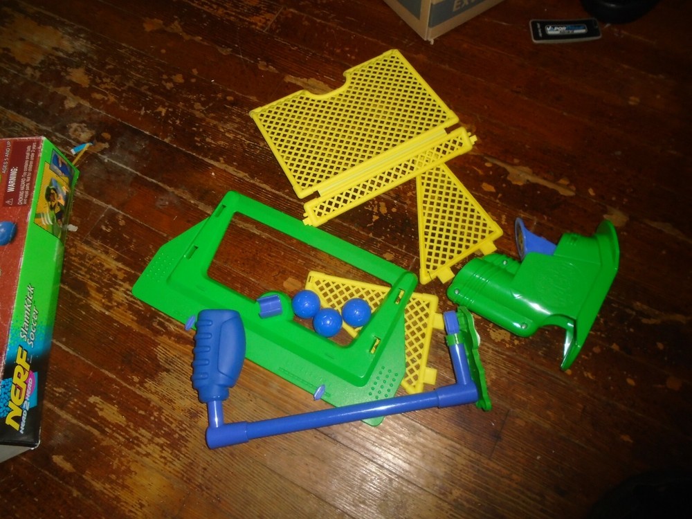 Nerf  Slam Kick Soccer