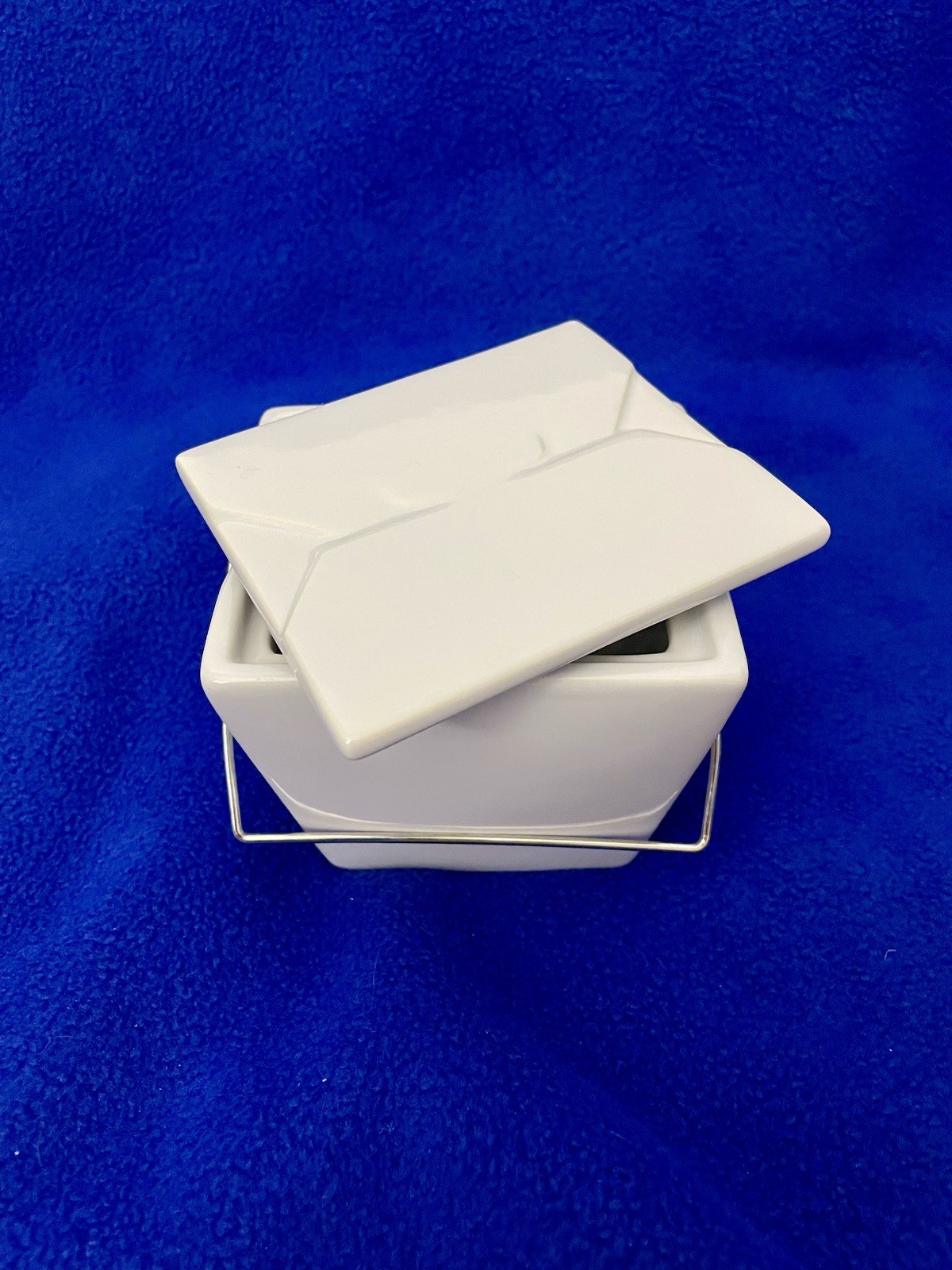 Pottery Barn White Ceramic Chinese Take Out Container W Lid Canister 4” Tall