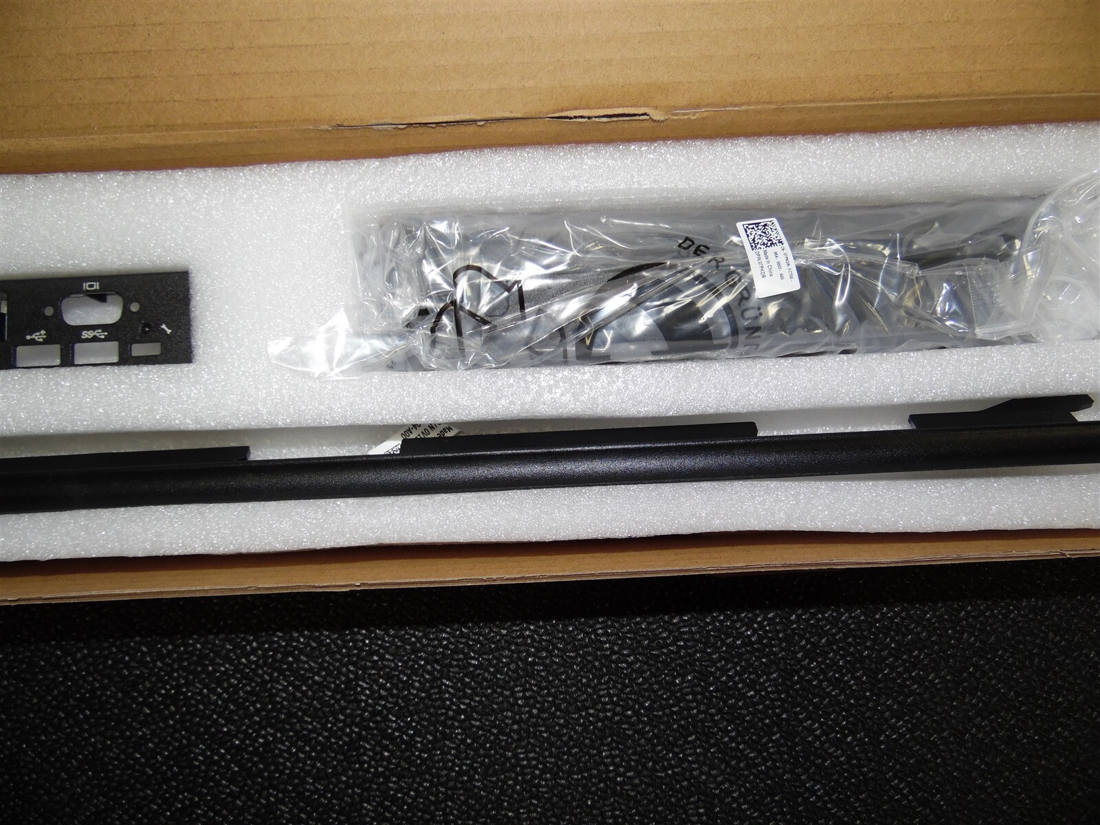 DELL EMC POWEREDGE SERVER T640 CHASSIS TOWER TO RACK CONVERSION KIT W8C14 FP0PJ