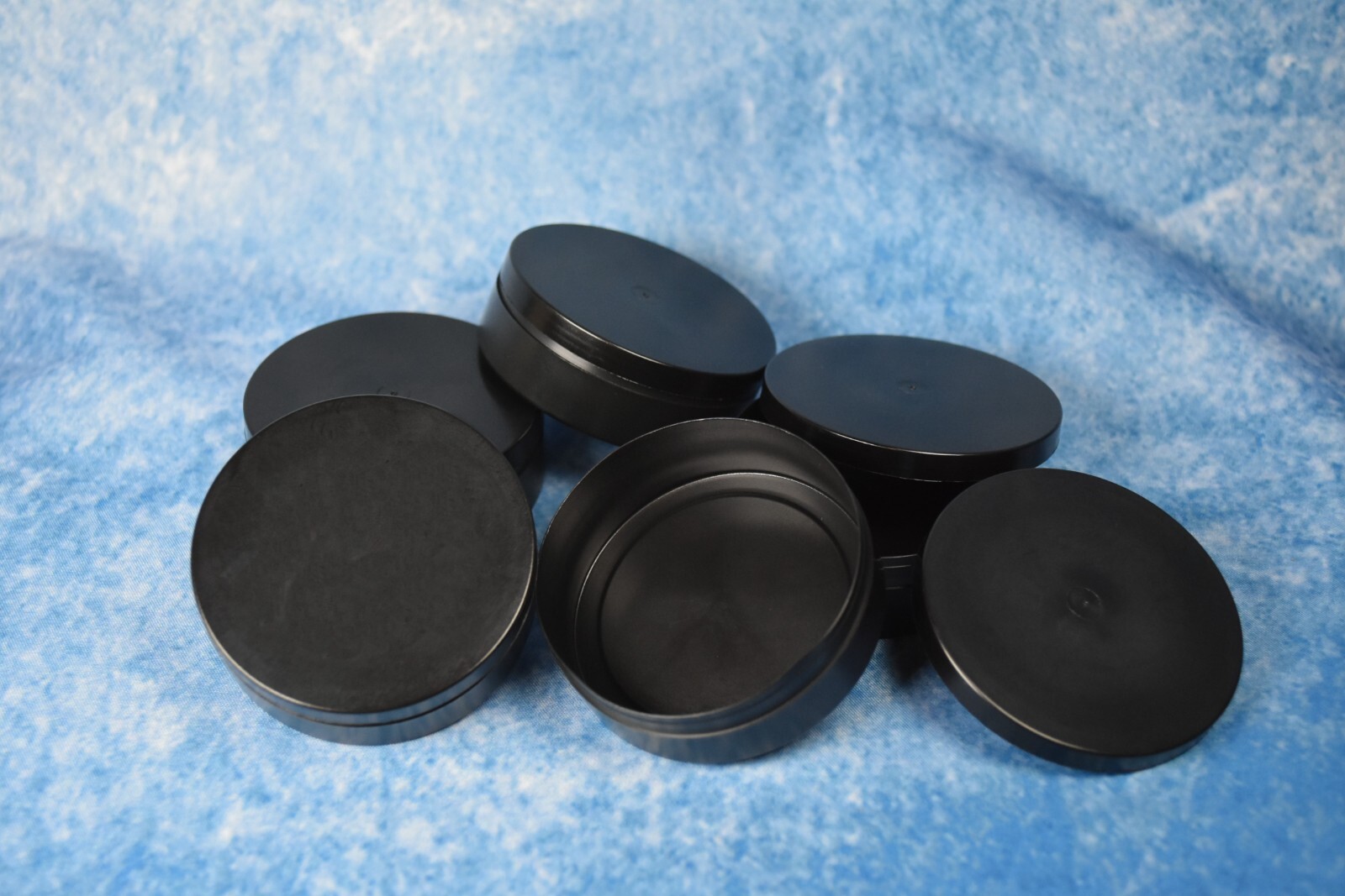 5 New 2oz chew cans plastic 2.5"x7/8" Storing Spices, Candies, BPA-free