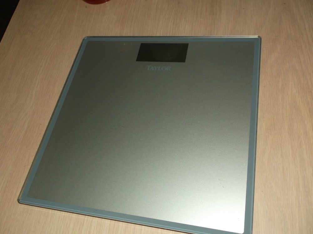 7558T Taylor Glass Digital Scale