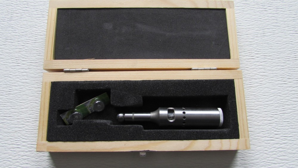 ELECTRONIC EDGE FINDER