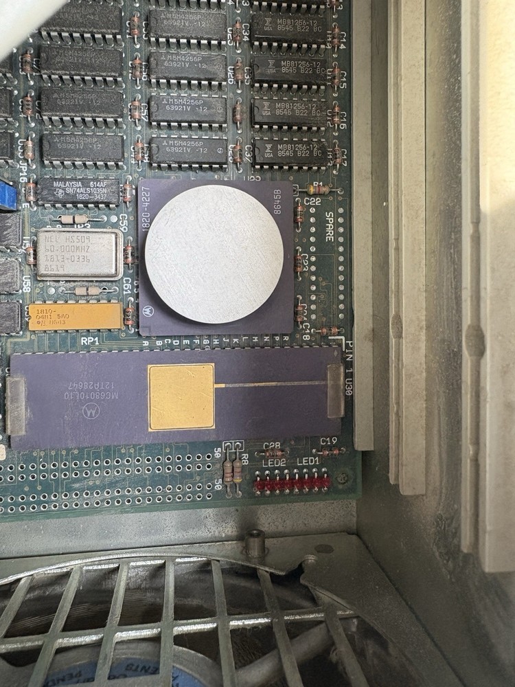 HP 9000/300 Hewlett Packard Workstation Computer **TURNS ON**