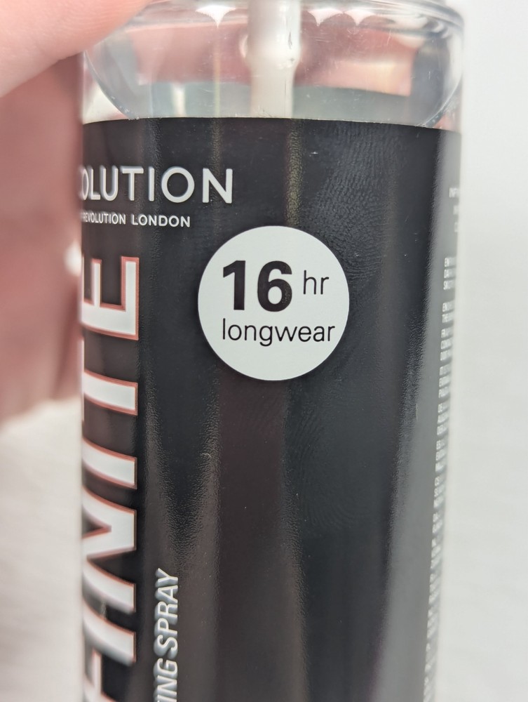 Makeup Revolution Infinite mattifying Spray - 100ml