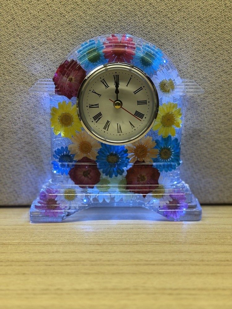 Handmade Resin Clock Real Pressed Flowers Table Clock