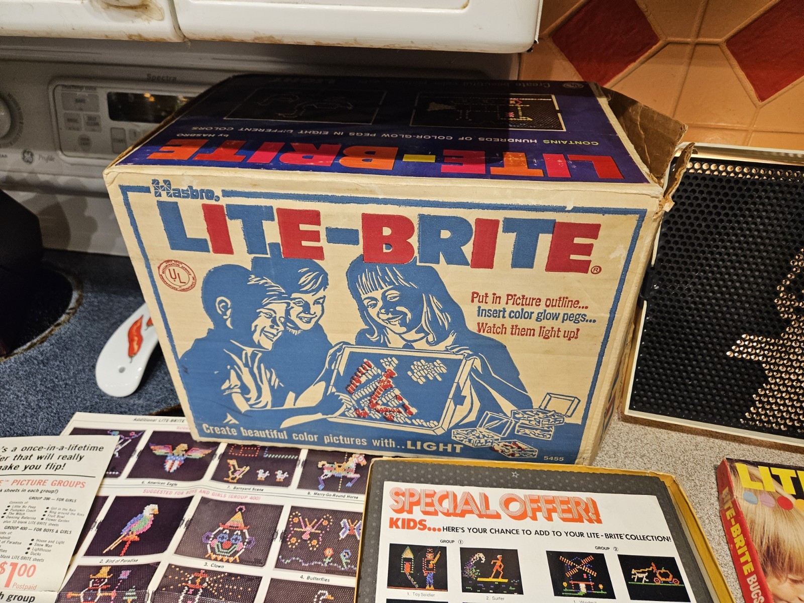 Vintage ORIGINAL 1967 "LITE BRITE" Hasbro Toy Light Bright BUGS/REFILLS/PEGS!!!!