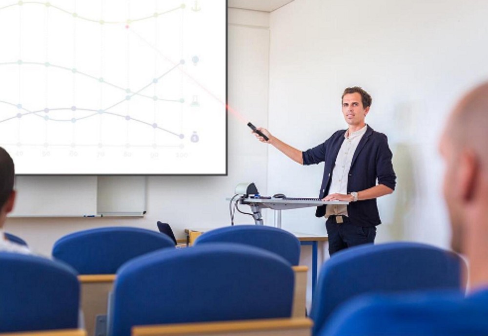 Wireless Presenter Remote - Laser Pointer - 2.4GHz - USB Plug & Play - PC189A