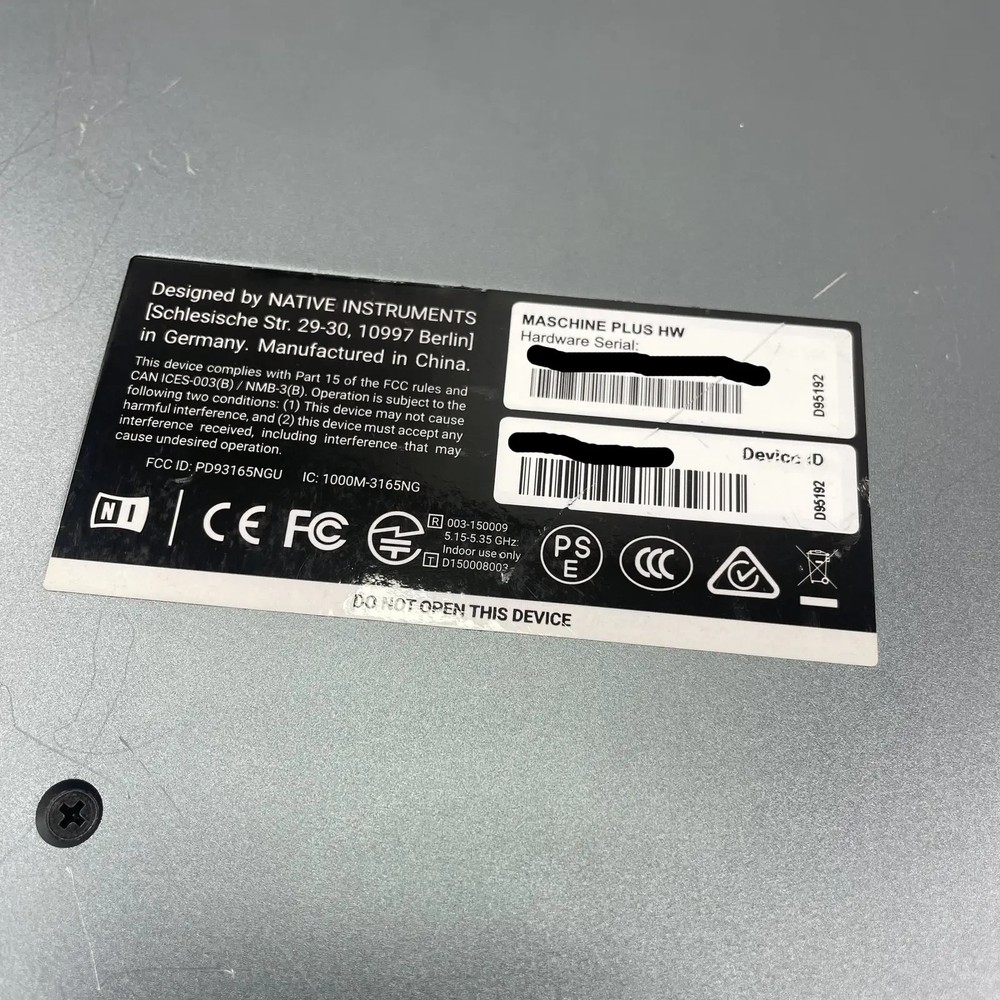 Native Instruments MASCHINE+ Plus HW Standalone Drum Sampler Controller *VIDEO