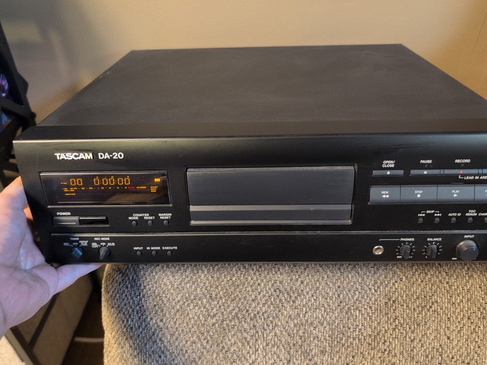 Tascam DA-20 Dat Machine with Rack Mount Full Working Order