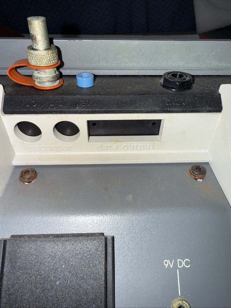 STEM Corning pH Meter 220 with plug, accepts Batteries (not included)& Electrode